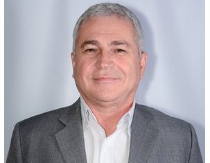 Diretor da Anicer recebe honraria da Firjan