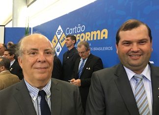 Temer assina MP para criação do Cartão Reforma