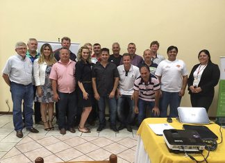 Sindicer/RS reúne ceramistas em confraternização