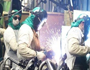 Confiança da indústria indica melhora, diz FGV