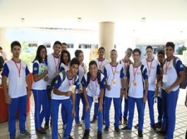 Estudantes recebem palestras sobre cerâmica