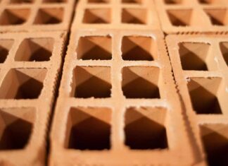 Cerâmica Safira recebe treinamento online